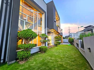 Artistic 19 Marla House With Huge Lawn For Sale In Phase 8 Artistic 19 Marla House With Huge Lawn For Sale In Phase 8