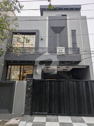 5 MARLA FACING PARK BRAND NEW HOUSE FOR SALE NASHEMAN IQBAL PHASE 2 COLLEGE ROAD LAHORE