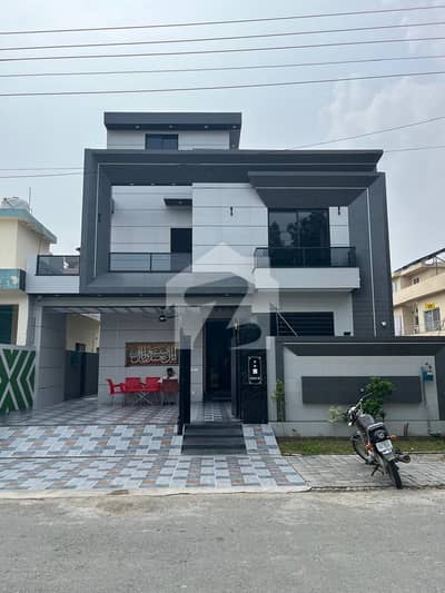 Spacious 10 Marla House Available For Sale In Central Park - Block G Spacious 10 Marla House Available For Sale In Central Park - Block G