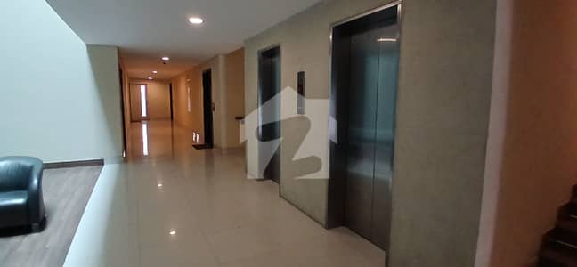 Luxury One Bed Apartment un Furnished Available For Rent in Gulberg Lahore!