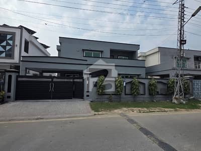 One Kanal IH House Slightly Used in PAF Falcon Complex