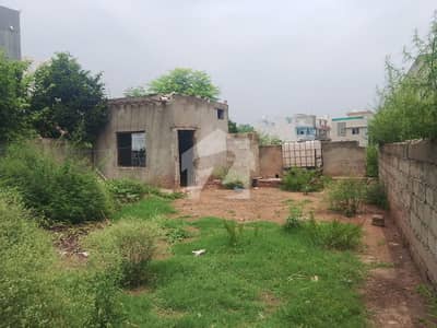 In Bani Gala Of Bani Gala, A 8 Marla Residential Plot Is Available