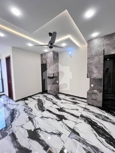 7 Marla House Available For Rent in Lake City Lahore