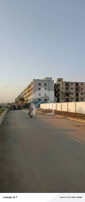 400 Yard West Open 100ft Main Road Facing 4 Crore 50 Lacs