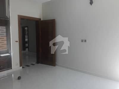 تلسا روڈ راولپنڈی میں 3 کمروں کا 1 کنال مکان 1.1 لاکھ میں کرایہ پر دستیاب ہے۔