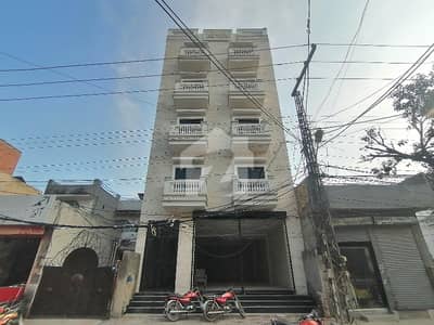 مرغزار آفیسرز کالونی لاہور میں 3 مرلہ Studio عمارت 2.75 کروڑ میں برائے فروخت۔
