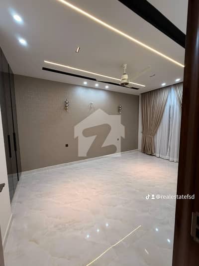 11 Marla Extra Luxury Stylish House For Sale In Eden Valley Canal Road Fsd Having 6 Beds 7 Washrooms Drawing Dining Servent Room 2 Proper Kitchen