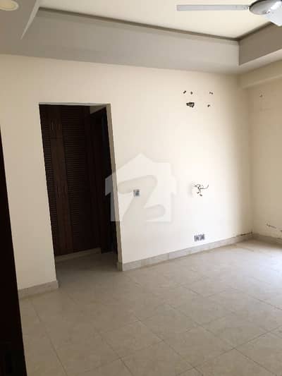 4 Unfurnished Apartment