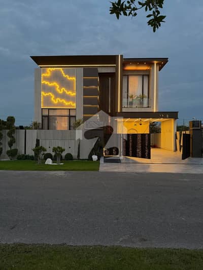 1 KANAL ELEGANT & SUPER HOT LOCATED BUNGALOW NEAR TO RING ROAD AND DOLMEN MALL IS AVAILABLE IN THE BEST BLOCK OF DHA LAHORE