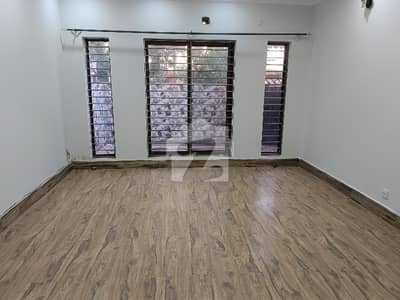 10 Marla House Available For Sale