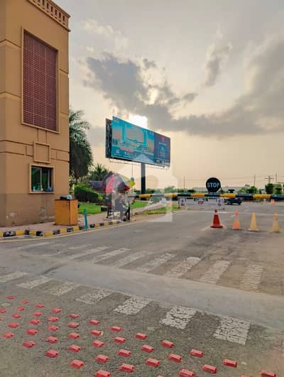 4 Marla Commercial At A Hot Location Facing 150feet Main Boulevard And 50feet Parking