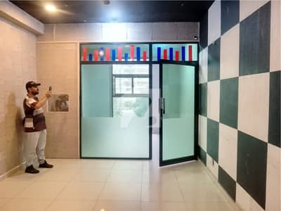 گلبرگ 3 گلبرگ,لاہور میں 2 مرلہ Studio دفتر 75.0 ہزار میں کرایہ پر دستیاب ہے۔