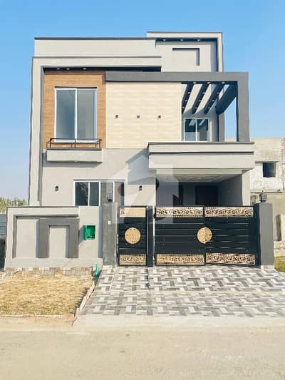 5 Marla 1.5 Story House Available For 3 Year Installment Payment Plan With Hot Location Near By Main Boulevard Hospital & Park 5 Marla 1.5 Story House Available For 3 Year Installment Payment Plan With Hot Location Near By Main Boulevard Hospital & Park