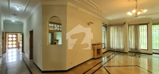 F-11: Upper Portion 666 Yards, Spacious & Elegant Living, Calm Location, Rent: Rs. 190,000/- per month