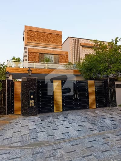 1 Kanal Separate Gate Independent Upper Portion For Rent Near College Road