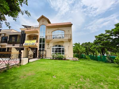 8 mrla corner brand new designer house with 3 mrla lawn for sale