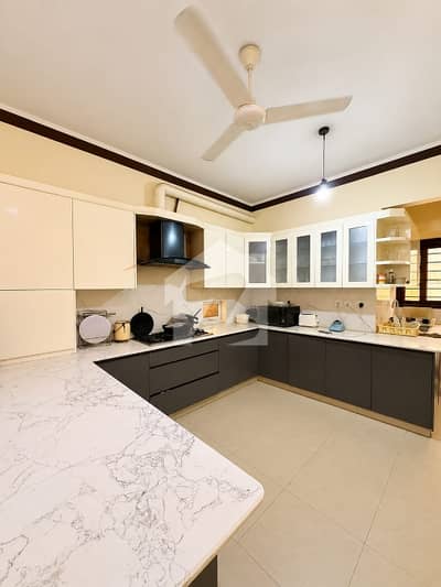 300 YARDS BUNGALOW FOR SALE 300 YARDS BUNGALOW FOR SALE