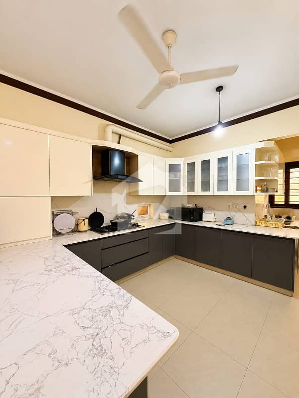 300 YARDS BUNGALOW FOR SALE 300 YARDS BUNGALOW FOR SALE