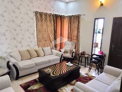 چنار باغ ۔ پنجاب بلاک چنار باغ,لاہور میں 4 کمروں کا 1 کنال بالائی پورشن 75.0 ہزار میں کرایہ پر دستیاب ہے۔