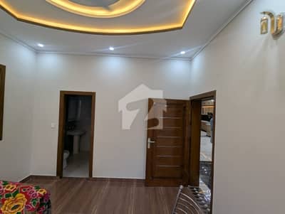 سوان گارڈن ۔ بلاک ڈی سوان گارڈن,اسلام آباد میں 4 کمروں کا 1 کنال بالائی پورشن 90.0 ہزار میں کرایہ پر دستیاب ہے۔