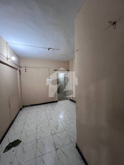 Yousuf Plaza First Floor Flat Available For Sale Fully Tile Flooring In Excellent Condition. Yousuf Plaza First Floor Flat Available For Sale Fully Tile Flooring In Excellent Condition.