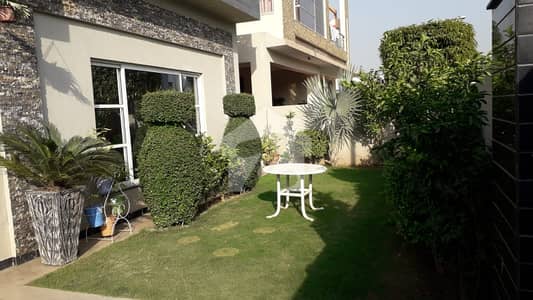 ڈی ایچ اے فیز 8 ڈی ایچ اے ڈیفینس,لاہور میں 5 کمروں کا 1 کنال مکان 10.0 کروڑ میں برائے فروخت۔