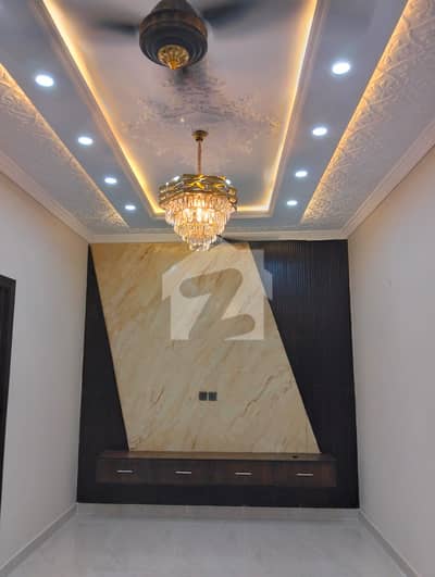 5 Marla upper portion Brand New 1st entry