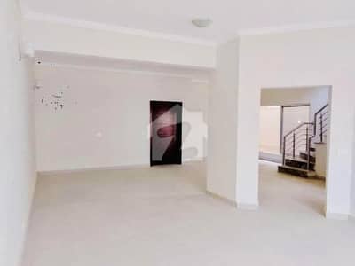 3Bed DDL 200sq yd Villa FOR SALE. Top Heighted Location near. Murree Point BTK (Hill View)