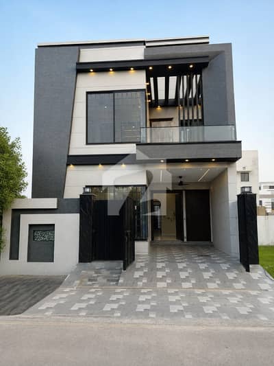 I SELL 6 MARLA BRAND NEW HOUSE IN BAHRIA ORCHARD LAHORE PHASE 2. PRICE NEGOTIABLE