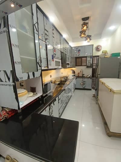 400 Sq Yd Well Maintain Luxury Double Story House For Sale 6 bed dd Block D
