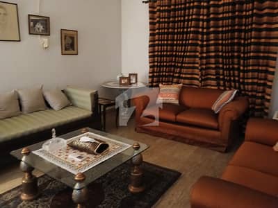 لیک سٹی میڈوز لاہور میں 6 کمروں کا 1 کنال مکان 6.75 کروڑ میں برائے فروخت۔