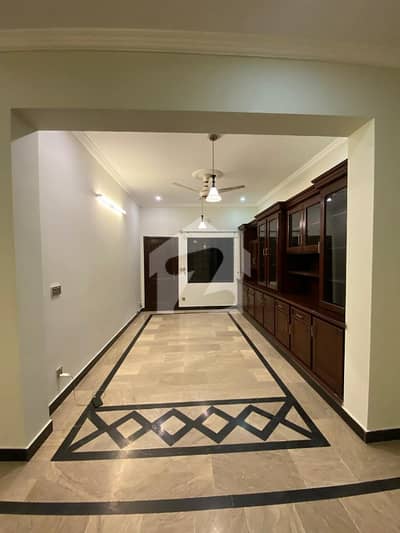 50*90 upper portion available for rent in G13