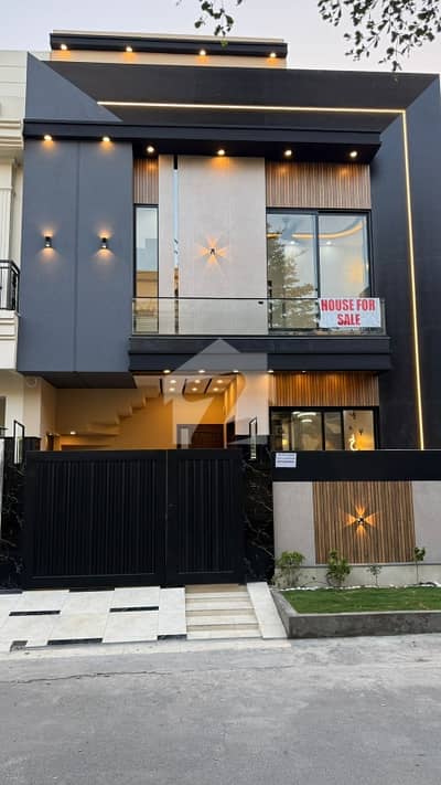 Well-Constructed House Available For Sale In New Lahore City