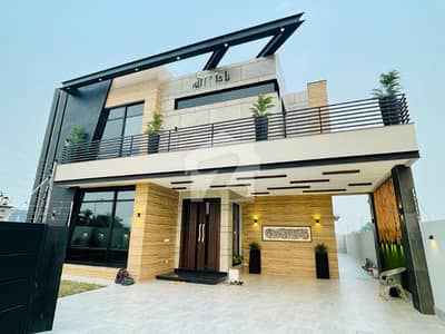 10 Marla Elegant Bungalow For Sale In Bankers Avenue Block H, Lahore | Prime Location