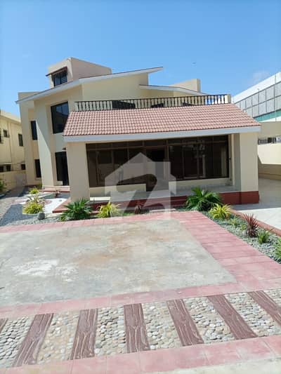 House Sized 1000 Square Yards Available In DHA Phase 5