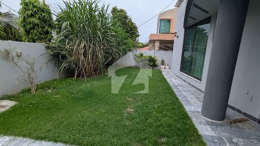 DHA Lahore Phase 7 P block plot no 274 1kanal corner 70' Rd