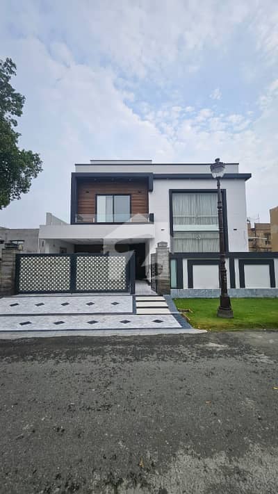 1 Kanal New House Available for sale. 1 Kanal New House Available for sale.