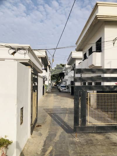 Luxurious 250 yards town house available for sale near Barb q tonight boundary wall gated community Luxurious 250 yards town house available for sale near Barb q tonight boundary wall gated community