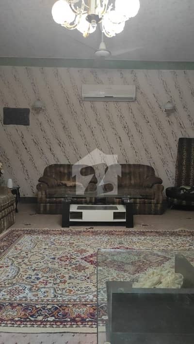 1000 Sq. Yards Bungalow for Sale Khadda Market, Commercial Facing
