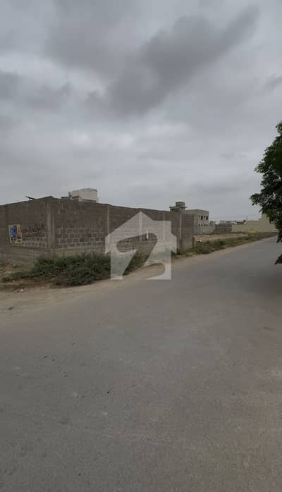400 Sq. Yd Corner Plot for Sale