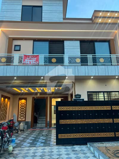 8 MARLA BRAND NEW House For Sale