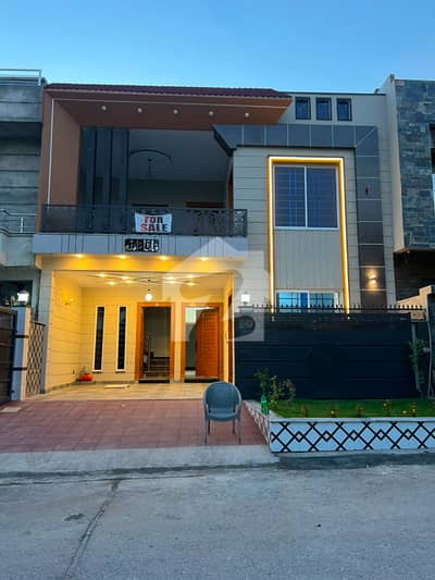8 MARLA BREND NEW HOUSE FOR SALE IN JINNAH GARDEN 8 MARLA BREND NEW HOUSE FOR SALE IN JINNAH GARDEN