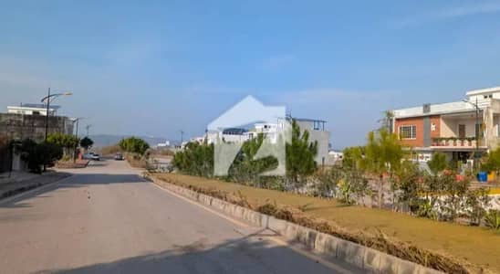 بحریہ انکلیو - سیکٹر سی 3 بحریہ انکلیو,بحریہ ٹاؤن,اسلام آباد میں 9 مرلہ رہائشی پلاٹ 1.4 کروڑ میں برائے فروخت۔