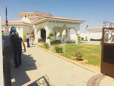 ڈی ایچ اے سٹی کراچی کراچی میں 3 کمروں کا 4 کنال فارم ہاؤس 11.5 کروڑ میں برائے فروخت۔
