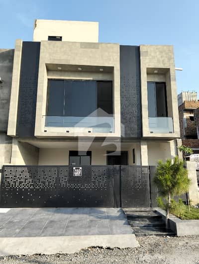 فیصل ہلز ۔ ایگزیکٹو بلاک فیصل ہلز,اسلام آباد میں 4 کمروں کا 5 مرلہ مکان 2.65 کروڑ میں برائے فروخت۔ فیصل ہلز ۔ ایگزیکٹو بلاک فیصل ہلز,اسلام آباد میں 4 کمروں کا 5 مرلہ مکان 2.65 کروڑ میں برائے فروخت۔