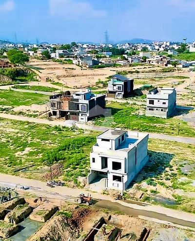 7 Marla Corner Plot Adjacent Park And Boulevard