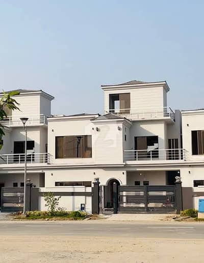 10 Marla Vila Available For Sale In D-H-A Gujranwala
