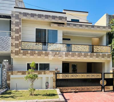 8 MARLA BREND NEW HOUSE FOR SALE IN JINNAH GARDEN