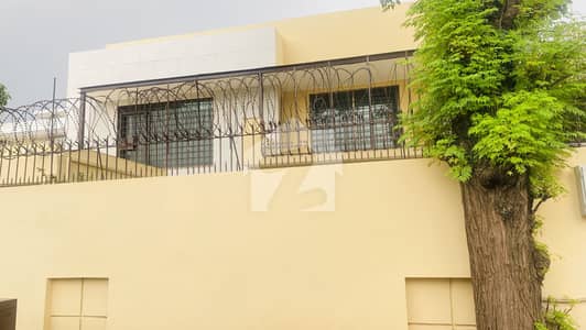 F 7/1 500 Yards Complete House For Rent