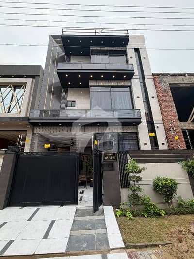 Prime Location 5 Marla House For sale In Central Park - Block A1 Lahore